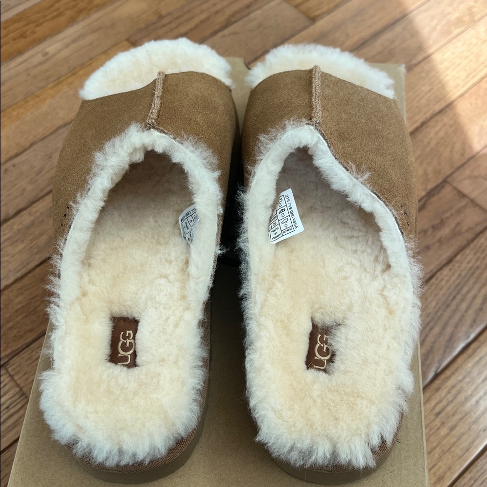 UGG® Women's Greenport Slide Slippers - Picture 3 of 14